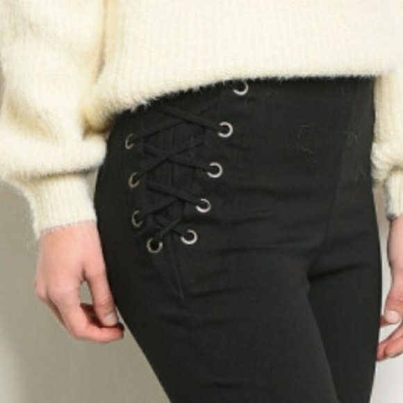 Side Lace-Up Pants - Highwasted - Picture 2 of 4